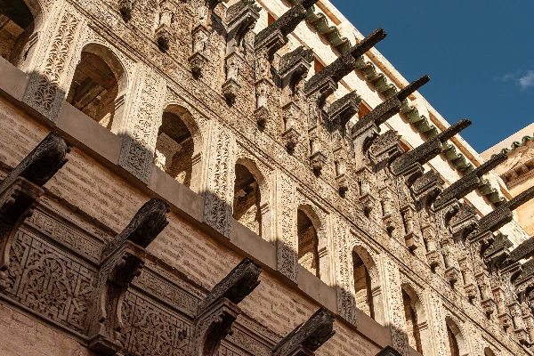 Travel from Casablanca to Marrakech via Chefchaouen, Fes and the Sahara Desert
